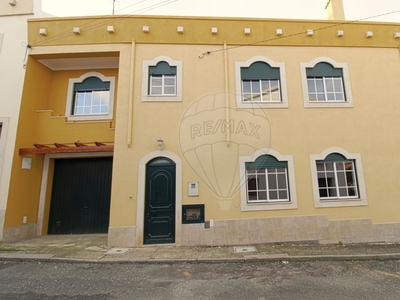 Moradia T3 para arrendar em Ramalhal, Torres Vedras