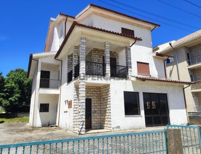 Casa com espaço comercial à venda em Santa Cruz/Trindade e Sanjurge