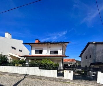 Moradia T4 Duplex à venda na Rua Pêro de Alenquer