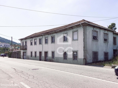 Moradia para restauro em Nespereira - Guimarães