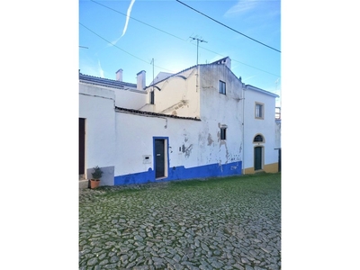 Moradia T3 no Centro Histórico da Vila de Redondo