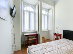 Quarto para alugar em apartamento de 3 quartos em Arroios, Lisboa