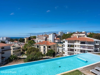 Apartamento T5 em condomínio com vista mar no Estoril, Cascais