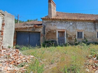 Casa de aldeia T3 em Leiria de 274,00 m2