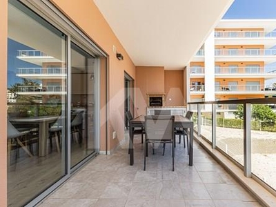 2 Bedroom Apartment inside private Condominium with pool - Praia da Rocha 500m from the Beach!