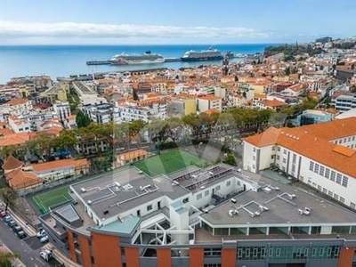 Apartamento T3 - A Fábrica Apartments & Lofts no coração da cidade do Funchal