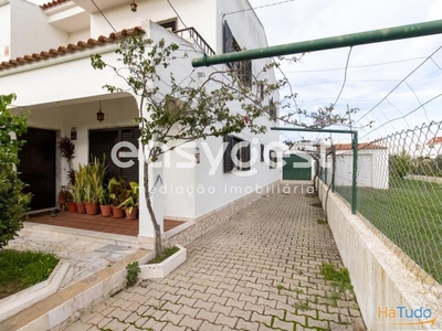 Moradia Isolada T4 com varandas, terraços e garagem - Monte Francisco