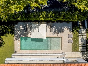 Moradia T5 com piscina, em Carcavelos, Cascais