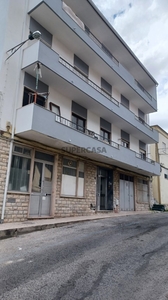 Apartamento T3 Triplex à venda na Rua General Humberto Delgado, Santa Iria de Azoia - São João da Talha - Bobadela (2695)