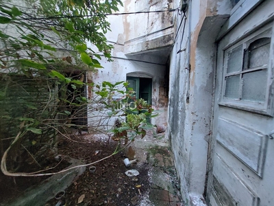 Casa Antiga T0 à venda em Sé e São Lourenço