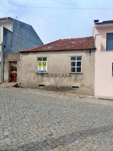 Casa Geminada T2 à venda na Rua de São Bento