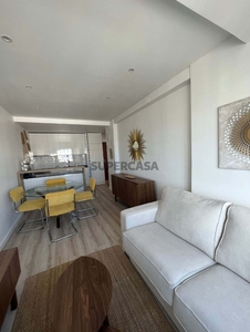 Apartamento T1 para arrendamento na Praceta Luís de Freitas Branco