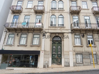 Apartamento T4+2 à venda na Avenida Duque de Loulé