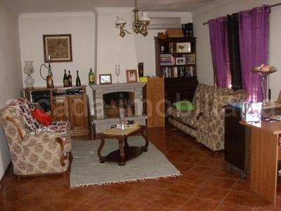 Moradia com habitação e restaurante bem localizada na cidade de Águeda.