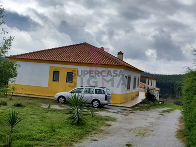 Villa T5 à venda em Bombarral e Vale Covo