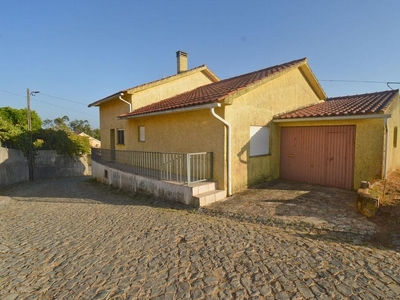 Casa de aldeia T3 em Leiria de 187,00 m²