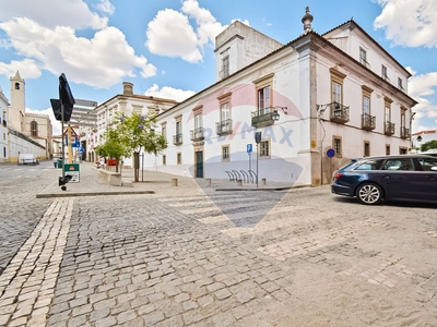 Prédio à venda em Évora (São Mamede, Sé, São Pedro e Santo Antão), Évora