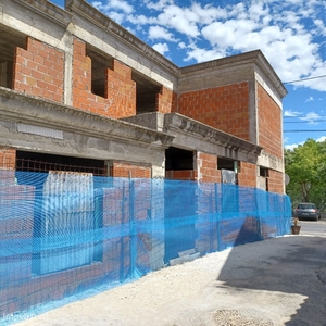 Prédio em Construção em S. Iria de Azoia