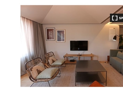 Apartamento T2 para arrendamento em Miragaia, Porto