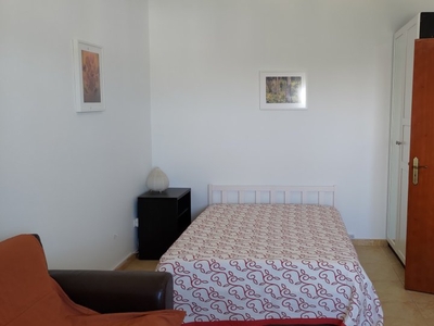 Aluga-se quarto em apartamento partilhado de 3 quartos na Ameixoeira, Lisboa