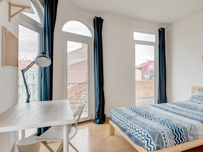Quarto espaçoso, apartamento com 6 quartos, Penha de França, Lisboa