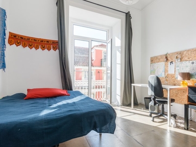 Quarto para alugar em apartamento de 10 quartos no Bairro, Lisboa