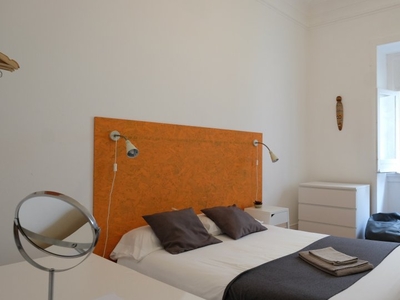 Quarto para alugar em apartamento de 8 quartos em Campolide, Lisboa