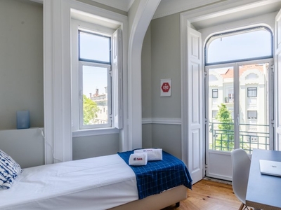 Quarto para alugar em residência com 7 quartos em Arroios, Lisboa