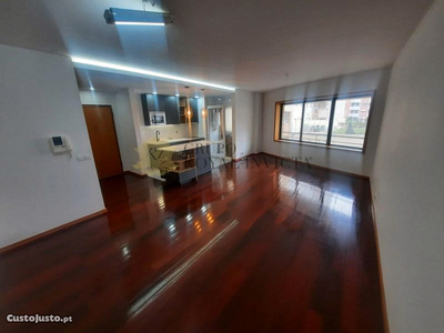 Apartamento T4 Remodelado - Cidade Jovem - Rio...