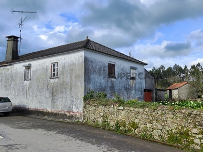 Casa Rústica T3+1 à venda na Rua do Souto, Vale do Neiva (4990-790)