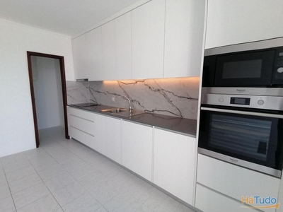 Apartamento T3 Remodelado em Arcozelo, Vila Nova de Gaia