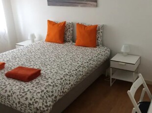 Aluga-se quarto em apartamento T5 em Matosinhos, Porto