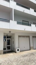 Apartamento T2 na rua Laura Alves - Parede