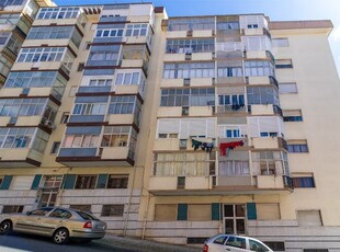 Apartamento T3 à venda em Massamá e Monte Abraão, Sintra