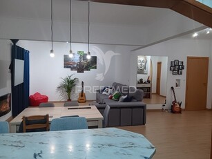 Apartamento T4 tem Sala com 50 M2 Feijó,