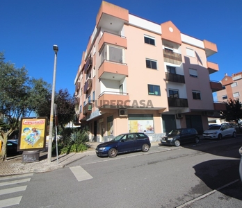 Apartamento T2 à venda na Rua António Feijó