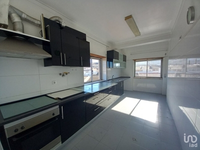 Apartamento T2 em Laranjeiro e Feijó de 119 m²