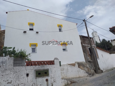 Moradia T0 à venda na Ribeira de Nisa e Carreiras