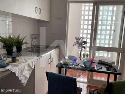 Apartamento para alugar em Queijas, Portugal