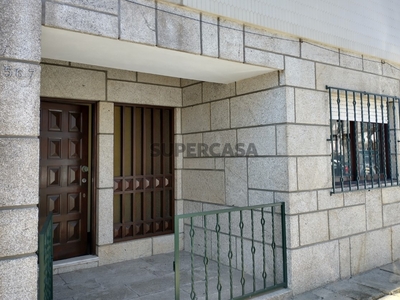 Apartamento T2 para arrendamento na Avenida Júlio Graça, Vila do Conde (4480-001)