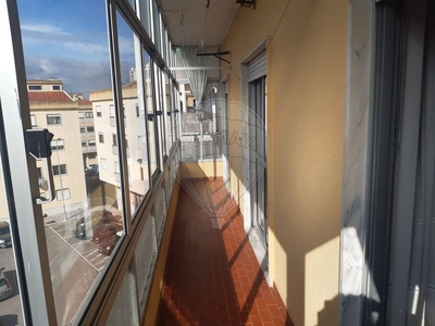 Apartamento T2 para arrendar em Algueirão-Mem Martins, Sintra