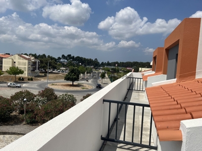 Apartamento T4 para arrendamento em Azeitão (São Lourenço e São Simão)