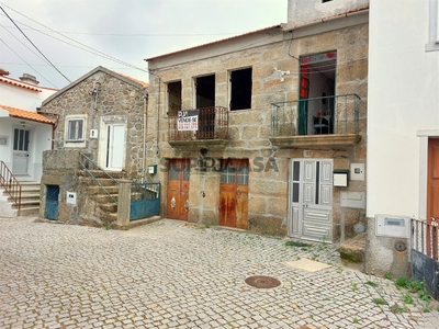 Casa Rústica T1 à venda em Vila Cortes da Serra