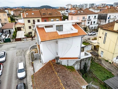 Moradia T5 à venda em Santo António dos Olivais, Coimbra