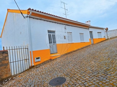 Moradia T6 à venda em Cebolais de Cima e Retaxo, Castelo Branco