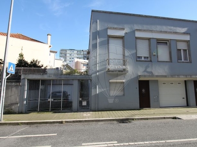 Moradia T6 à venda em Paranhos, Porto