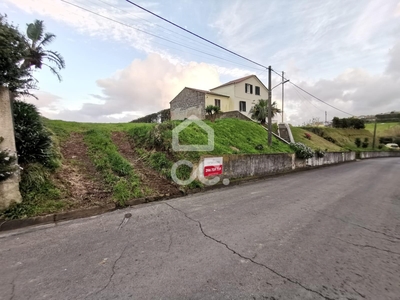 Terreno com 1.325,00 m2 - Santo António - Ponta Delgada