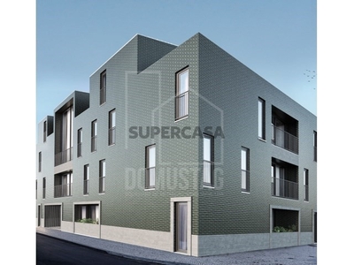 Apartamento T3+1 Duplex à venda na Rua da Arrochela