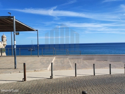 Apartamento T4 Duplex c/ Garagem no Centro de Sesimbra