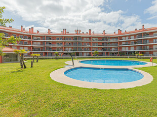 Apartamento T3 no Prestigiado condomínio da Torre - com Terraço, Piscina, Portaria, Jardim e excelente localização